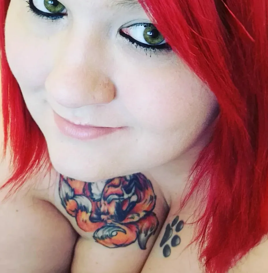 Büsra, 32