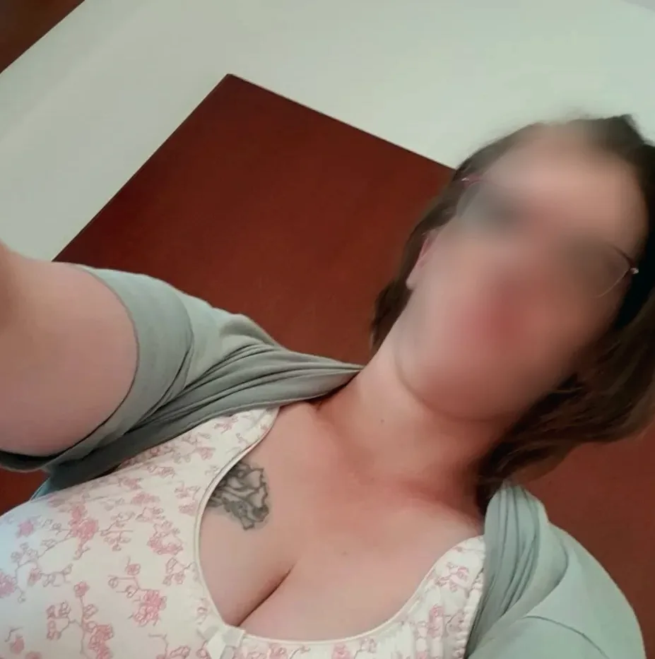Büsra, 35