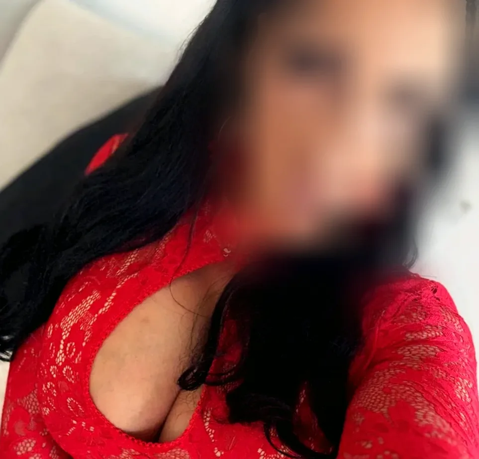 Carla, 37