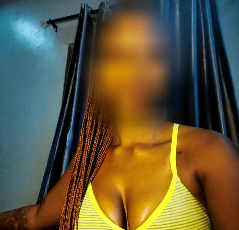 Elena, 37