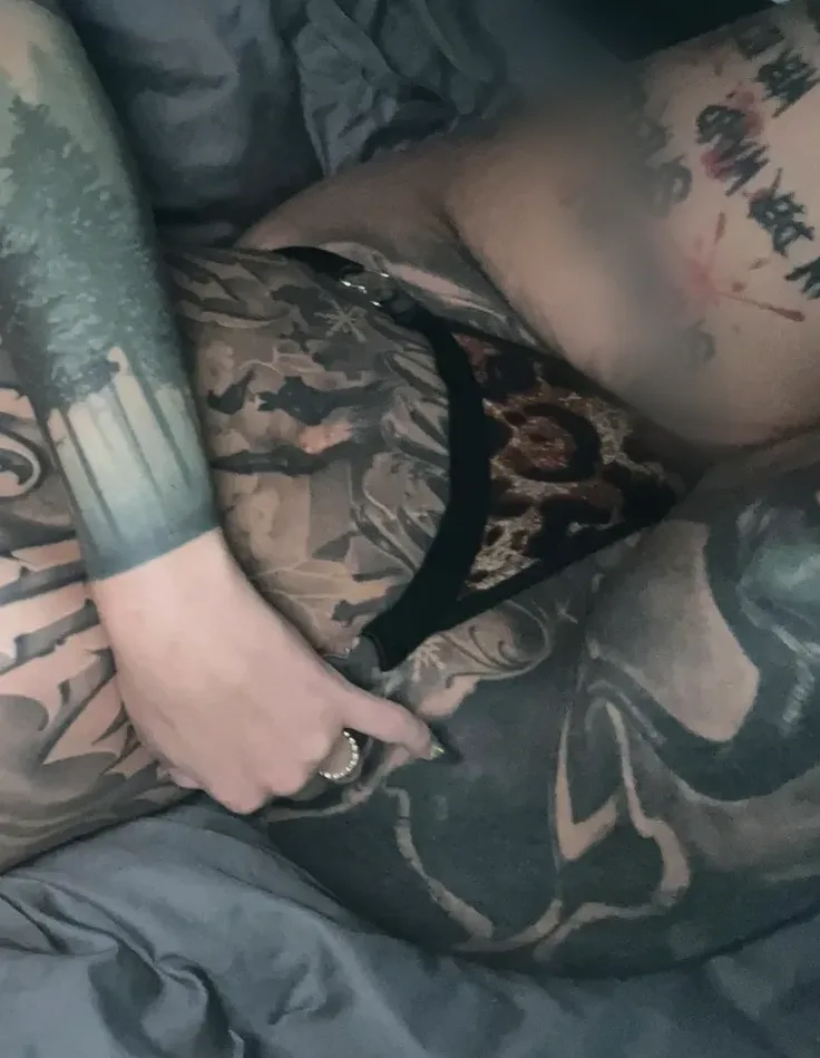 Isabell, 27