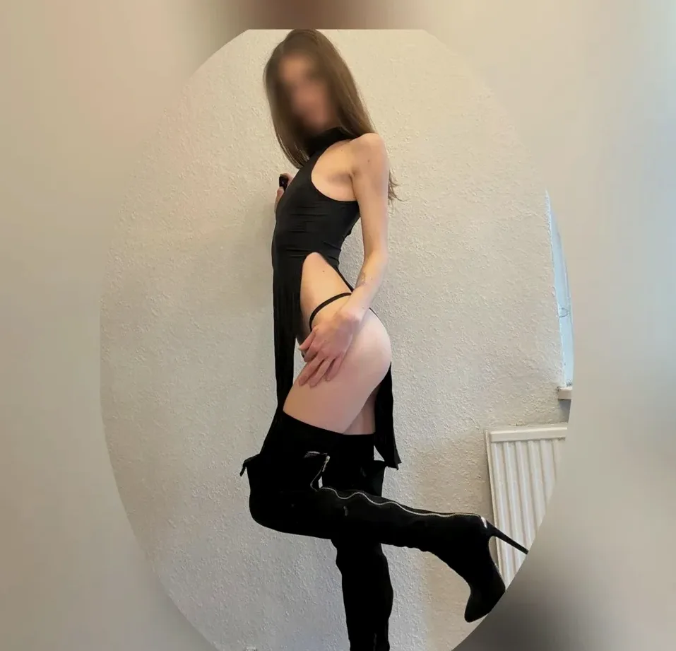 Vanessa, 26